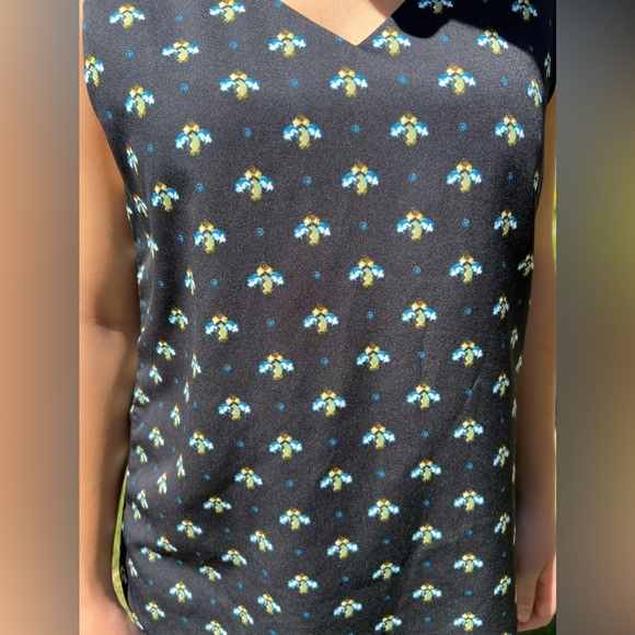 Banana Republic Tank (Medium) - Picture 3 of 6